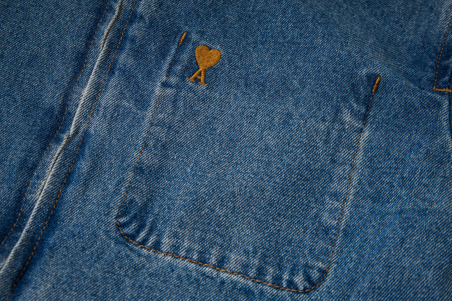 Ami Heart Logo Embroidered Denim Shirt 853